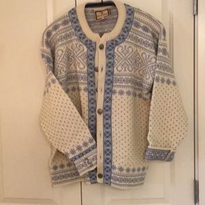 Ski sweater cardigan wool silver buttons